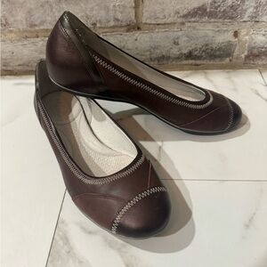 Brown Leather Privó by Clark’s Flats